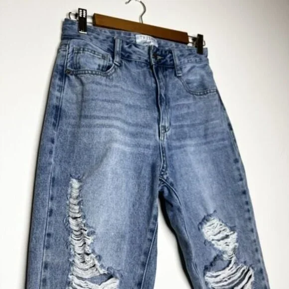 Twelve by Ontwelfth High Rise Boyfriend Jeans Distressed Straight Leg - Picture 2 of 10